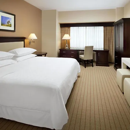 Hotel Sheraton Garden Grove-anaheim South 4*