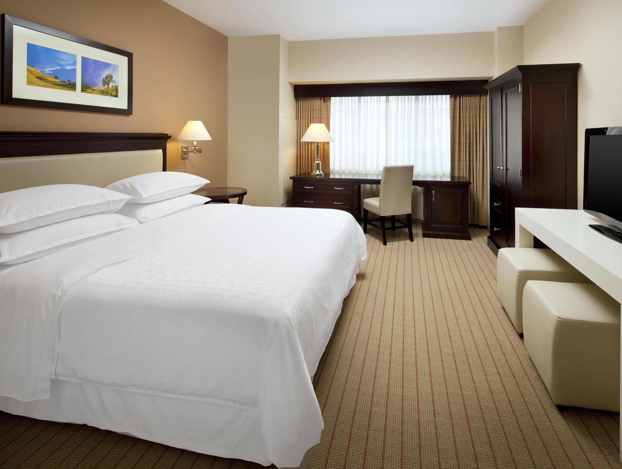 Hotel Sheraton Garden Grove-anaheim South 4*